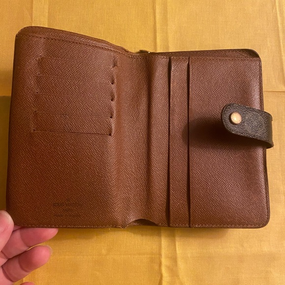 Louis Vuitton Authentic Project Wallet - Picture 3 of 10